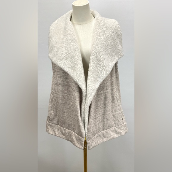 ATHLETA Cream and Gray APRES SKI Sherpa Collar vest size L - Picture 3 of 14
